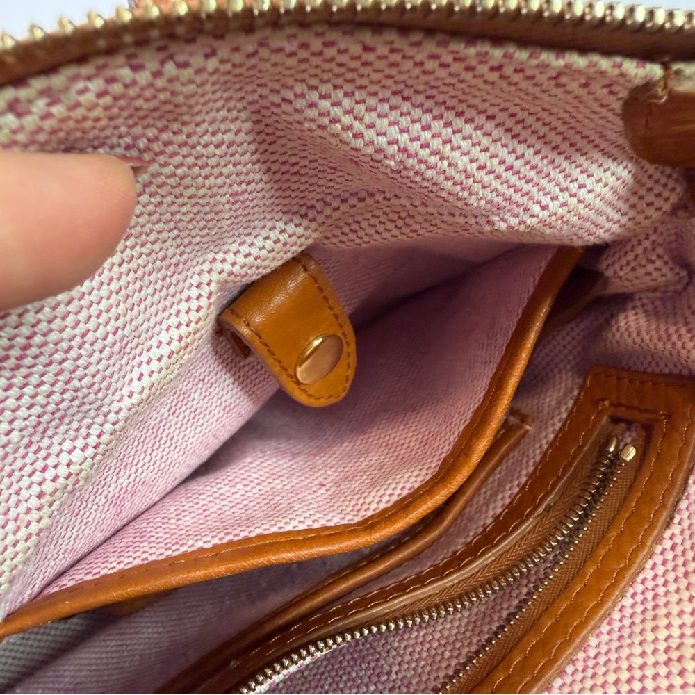 Dooney & Bourke Vintage Pebbled Tan Leather Handbag Y2K Preppy Quiet Luxury Zip - Picture 10 of 13